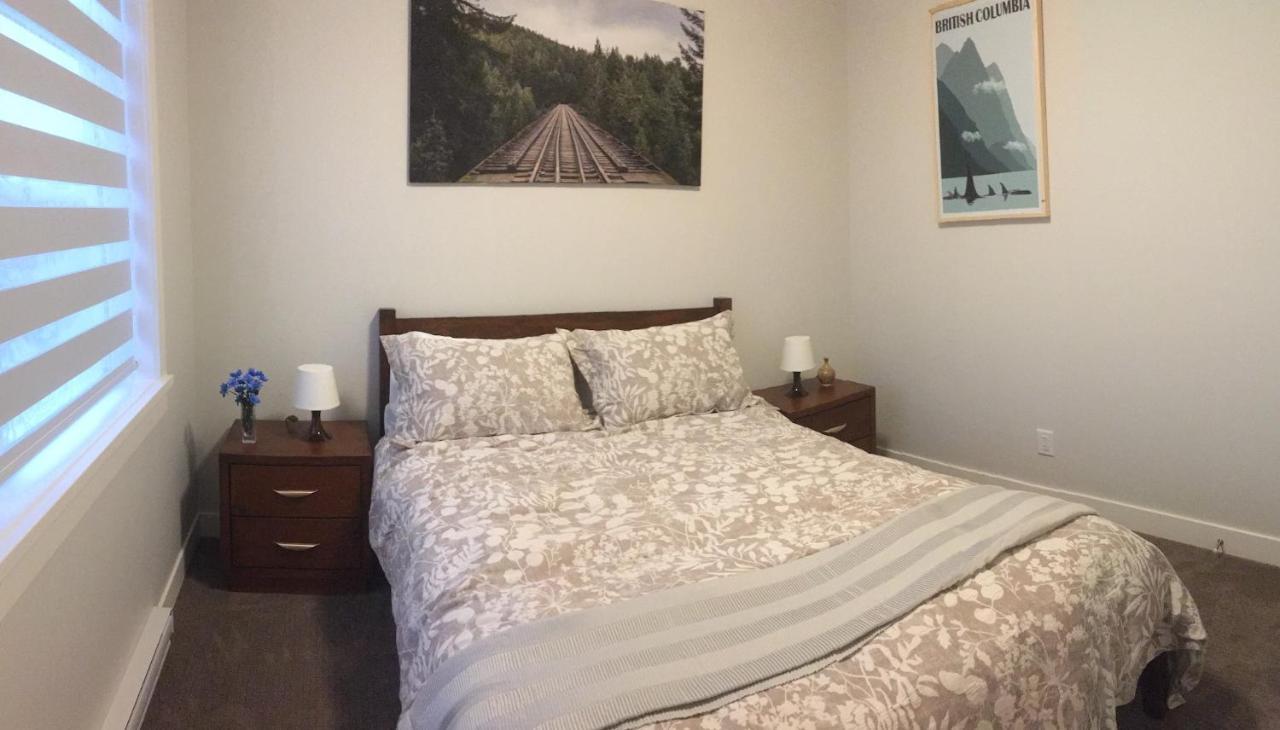Mollys Cottage-The Suite On Vancouver Island Near Yyj Airport And The Wa And Bc Ferries North Saanich Exterior foto